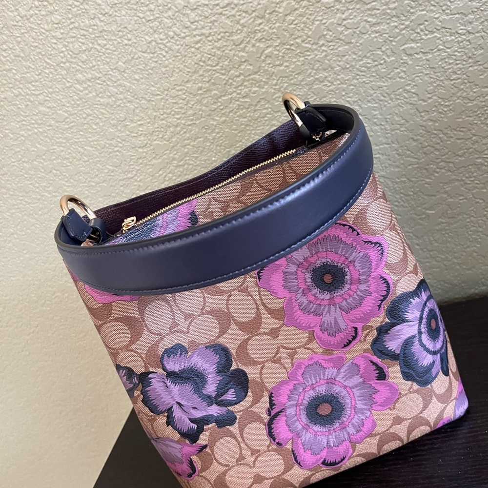 Coach X Kaffe Fassett Town Bucket Floral
Bag   Limited Edition - Picture 8 of 10